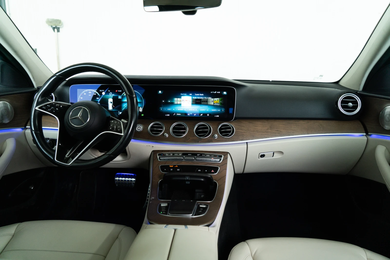 Mercedes-Benz E 220 D = ALL-TERRAIN = 2021 = FULL MAX = ЛИЗИНГ, снимка 9 - Автомобили и джипове - 56048758