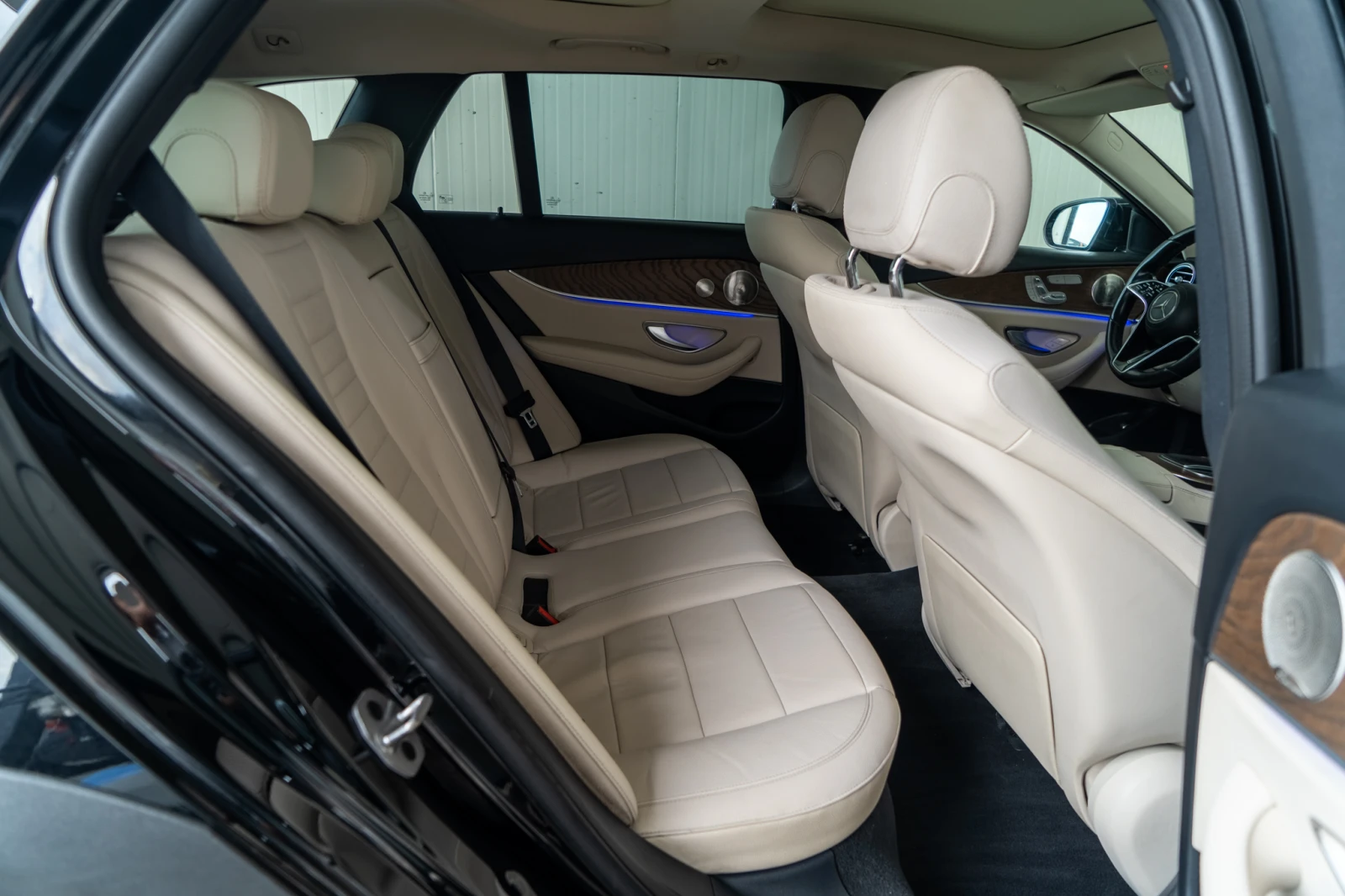Mercedes-Benz E 220 D = ALL-TERRAIN = 2021 = FULL MAX = ЛИЗИНГ, снимка 12 - Автомобили и джипове - 56048758