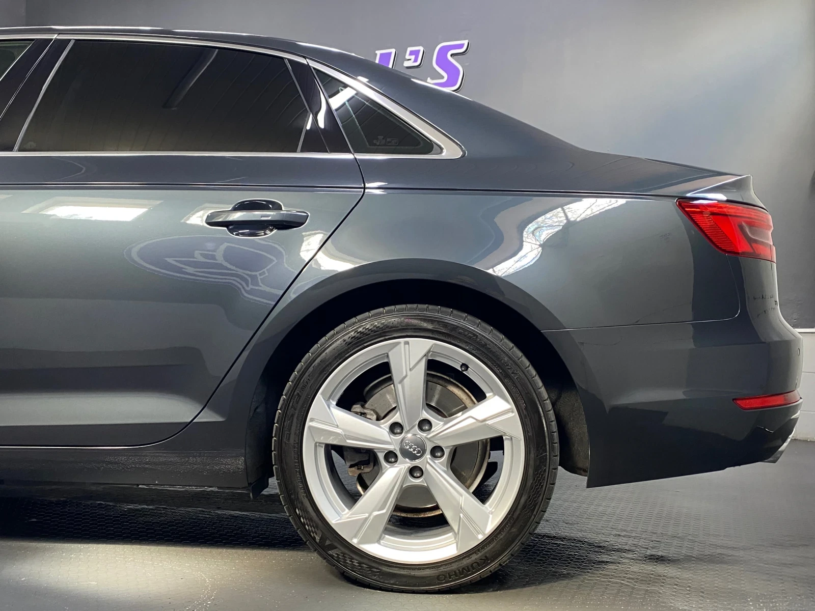 Audi A4 2.0 TFSI, снимка 2 - Автомобили и джипове - 56096236