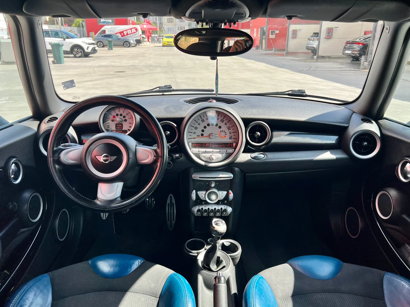Mini Cooper s 1.6 Turbo Уникат!, снимка 11 - Автомобили и джипове - 56326453