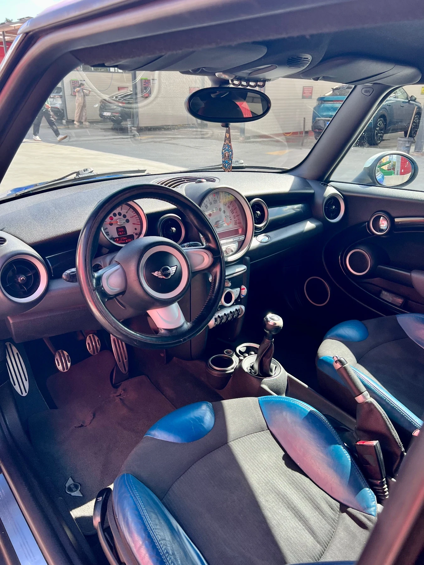 Mini Cooper s 1.6 Turbo Уникат!, снимка 10 - Автомобили и джипове - 56326453