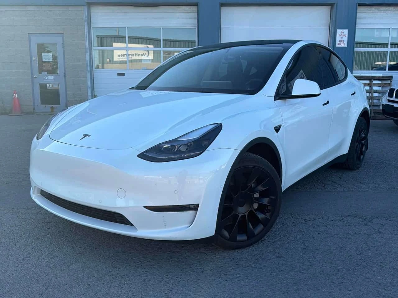 Tesla Model Y Long Range / CARFAX / ЦЕНА ДО БЪЛГАРИЯ