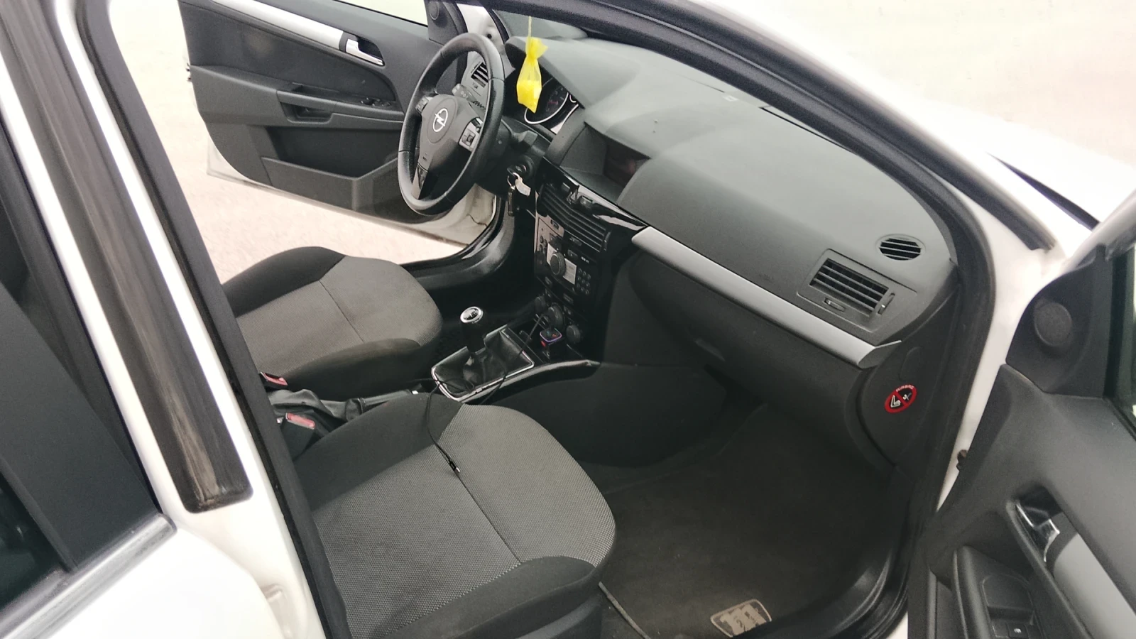 Opel Astra 1.6 бензин UNIKAT, снимка 11 - Автомобили и джипове - 56628228
