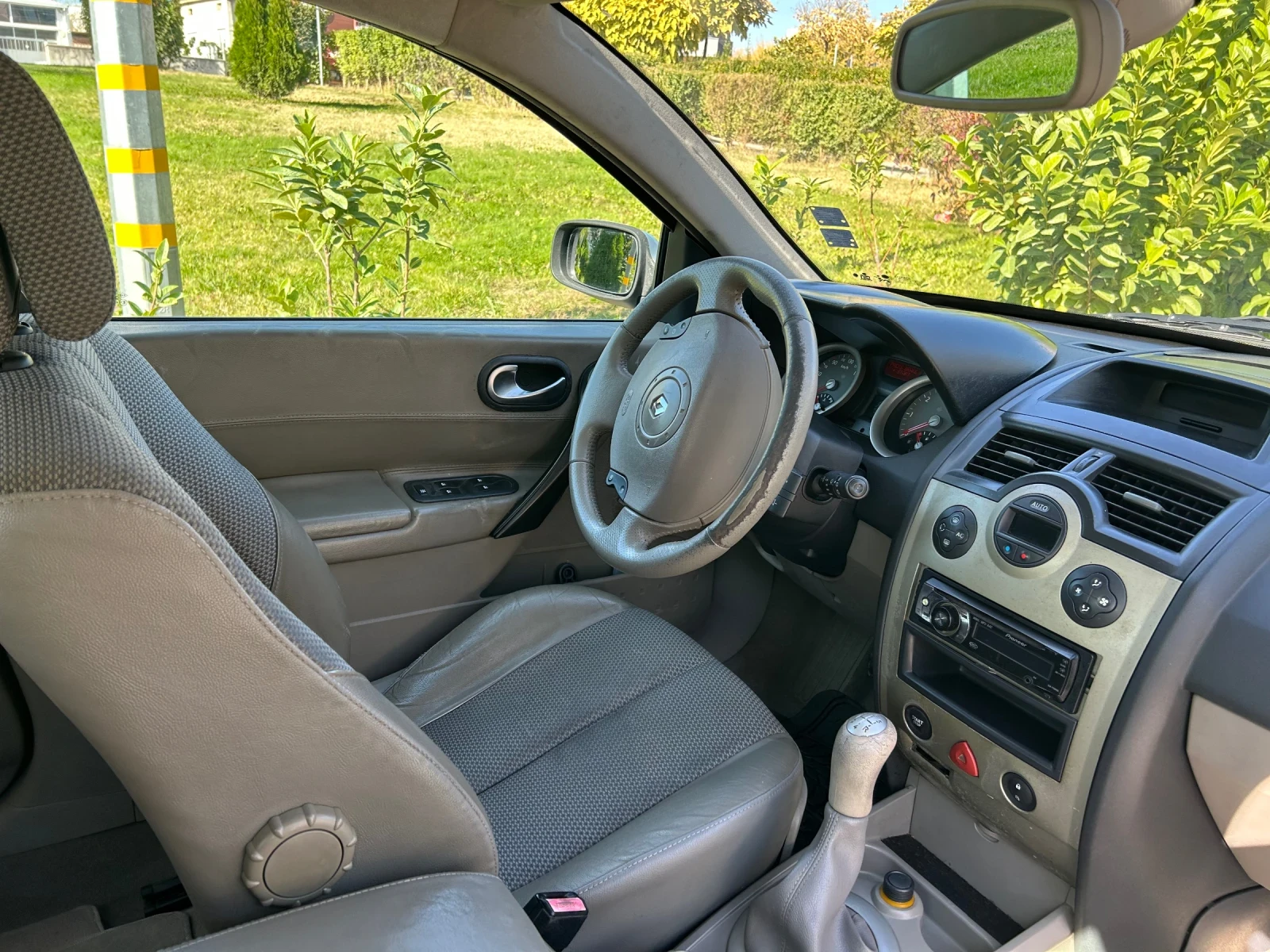 Renault Megane, снимка 5 - Автомобили и джипове - 56635364