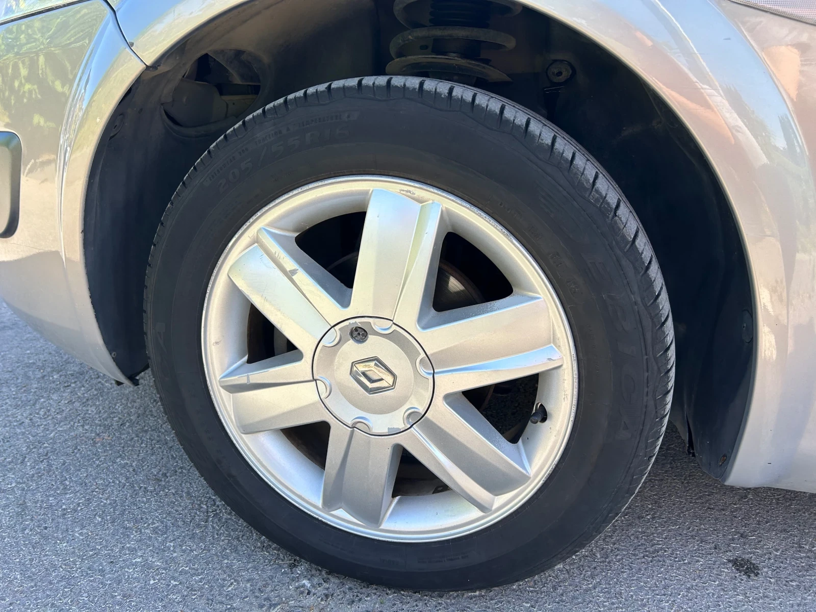 Renault Megane, снимка 11 - Автомобили и джипове - 56635364