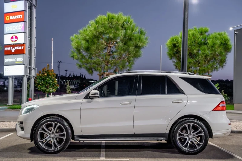 Mercedes-Benz ML 350 4Matic/AMG LINE, снимка 2 - Автомобили и джипове - 52225698