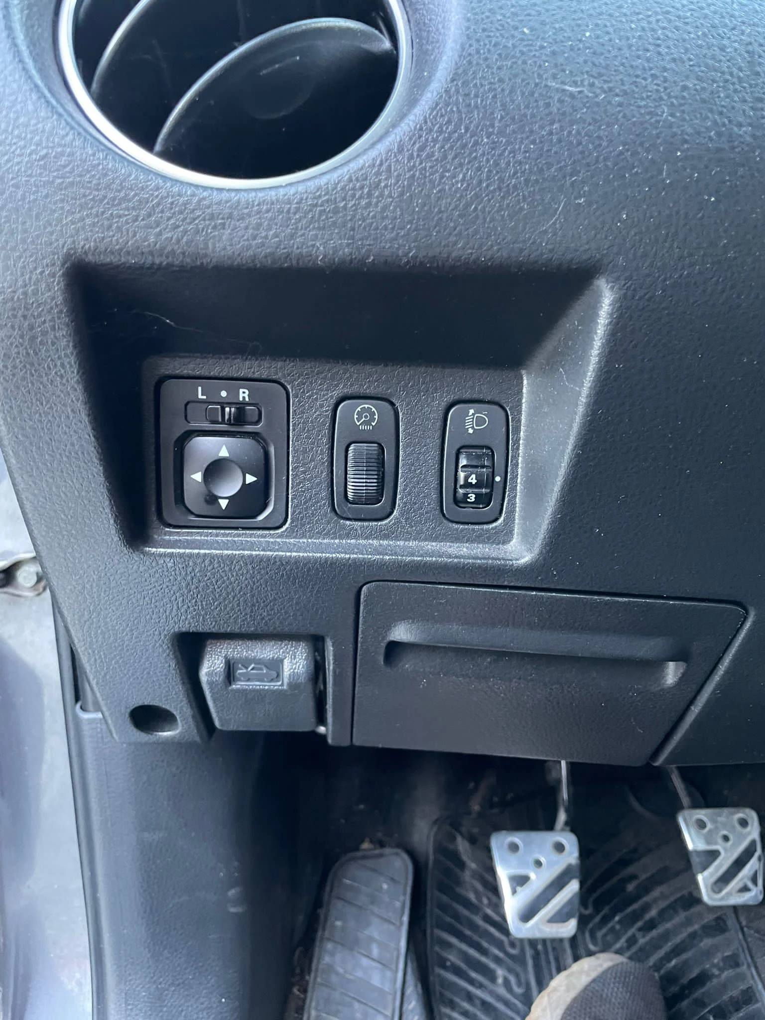 Mitsubishi Outlander 2.0i 16V | Mobile.bg   11