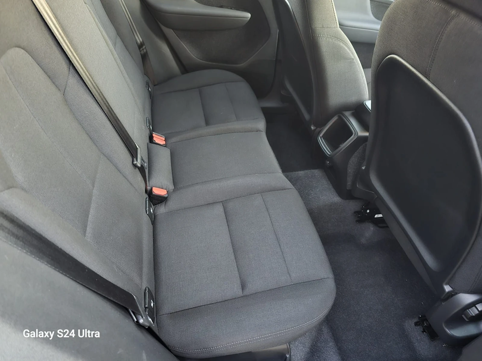 Volvo XC40 1.5T3  - изображение 9