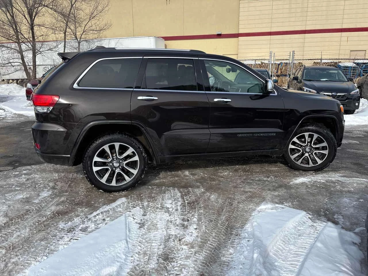 Jeep Grand cherokee Overland/CARFAX/ПАНОРАМА/ПОДГРЕВИ - изображение 4