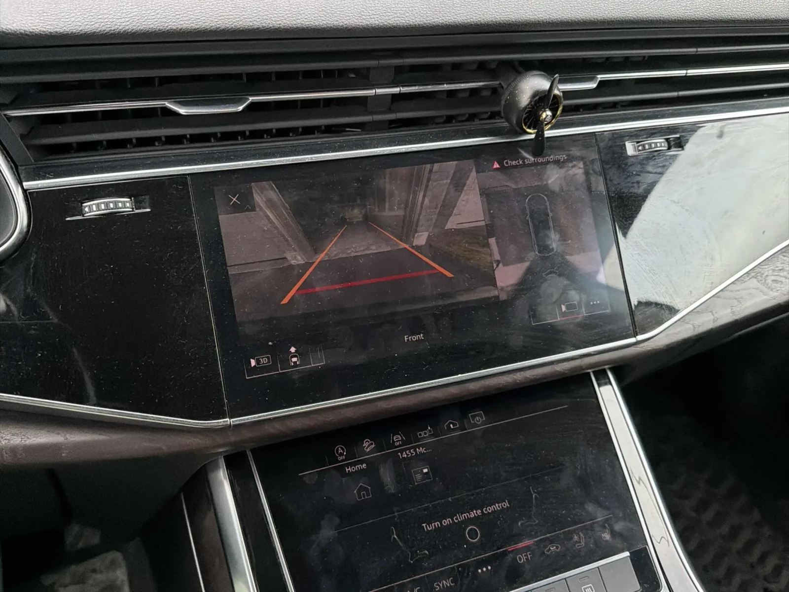 Audi Q8 55TFSI* MATRIX* 360КАМЕРА* ДИСТРОНИК* КЕЙЛЕС* , снимка 8 - Автомобили и джипове - 54033019