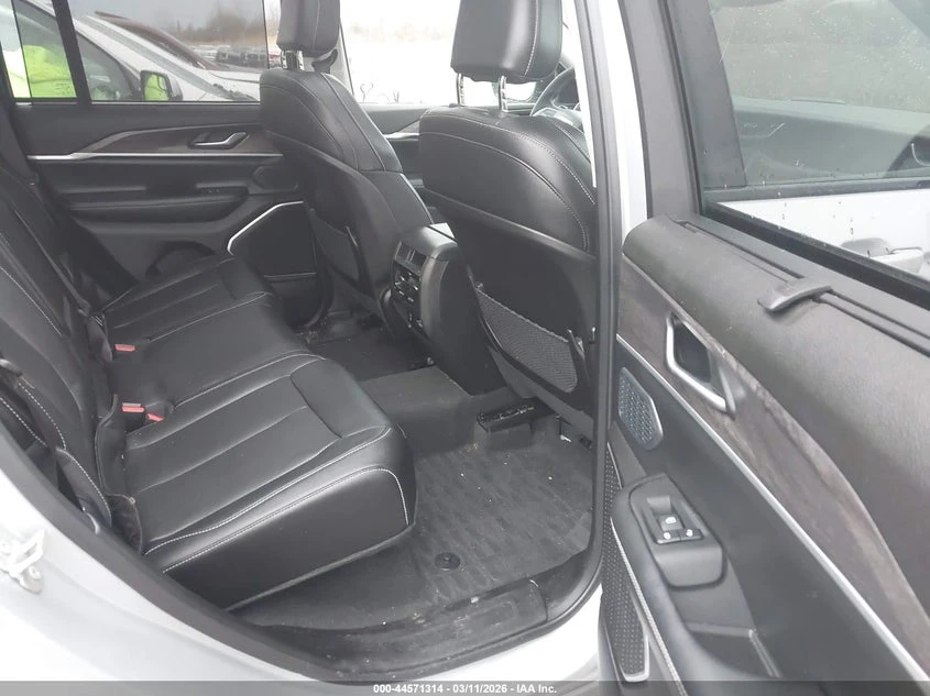 Jeep Grand cherokee 2.0l 4Xe 30Th Anniversary, снимка 8 - Автомобили и джипове - 54221477