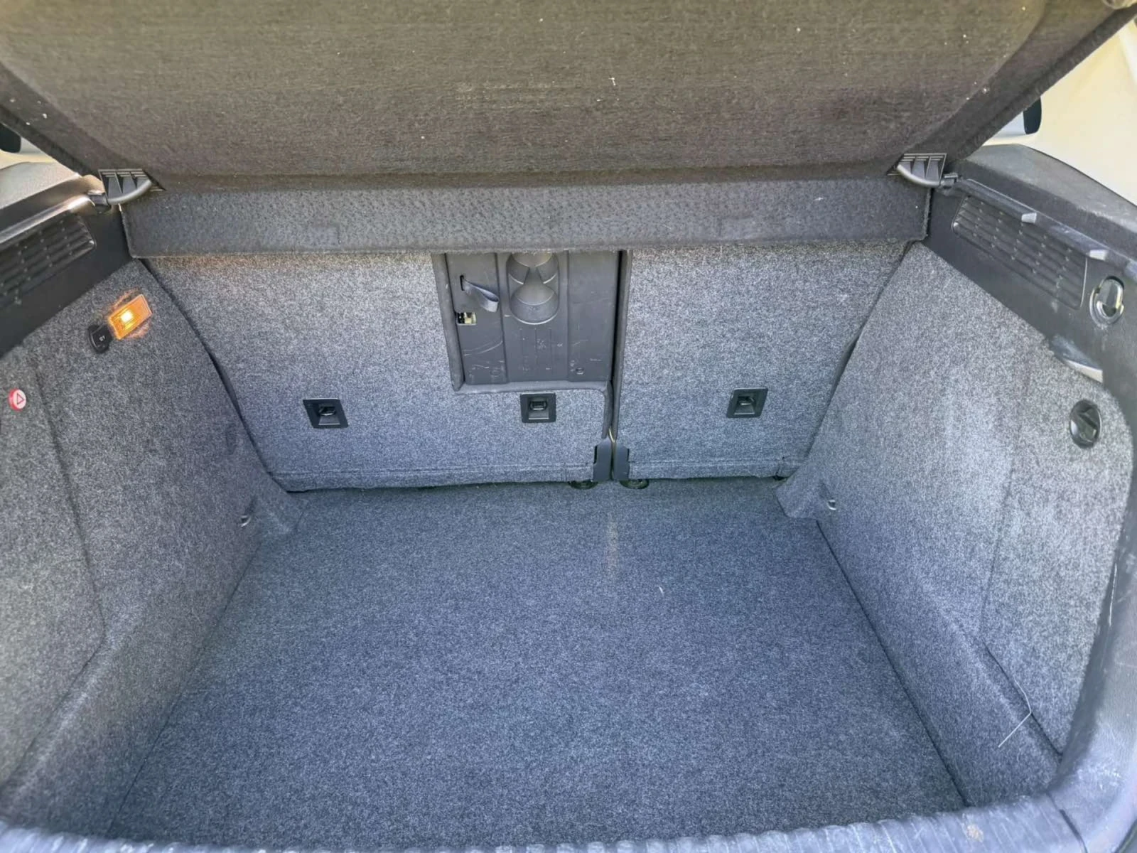 VW Tiguan 2.0 TDI 4 Motion, снимка 11 - Автомобили и джипове - 54322929