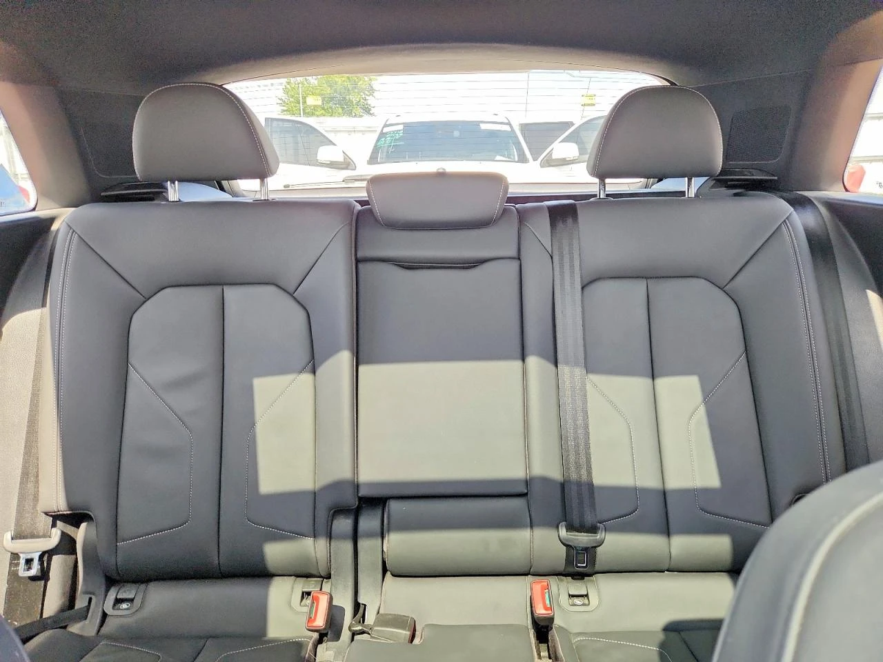 Audi Q3 PREMIUM* PLUS* SLINE* ПАНОРАМА* ПОДГРЕВ* , снимка 11 - Автомобили и джипове - 55644645