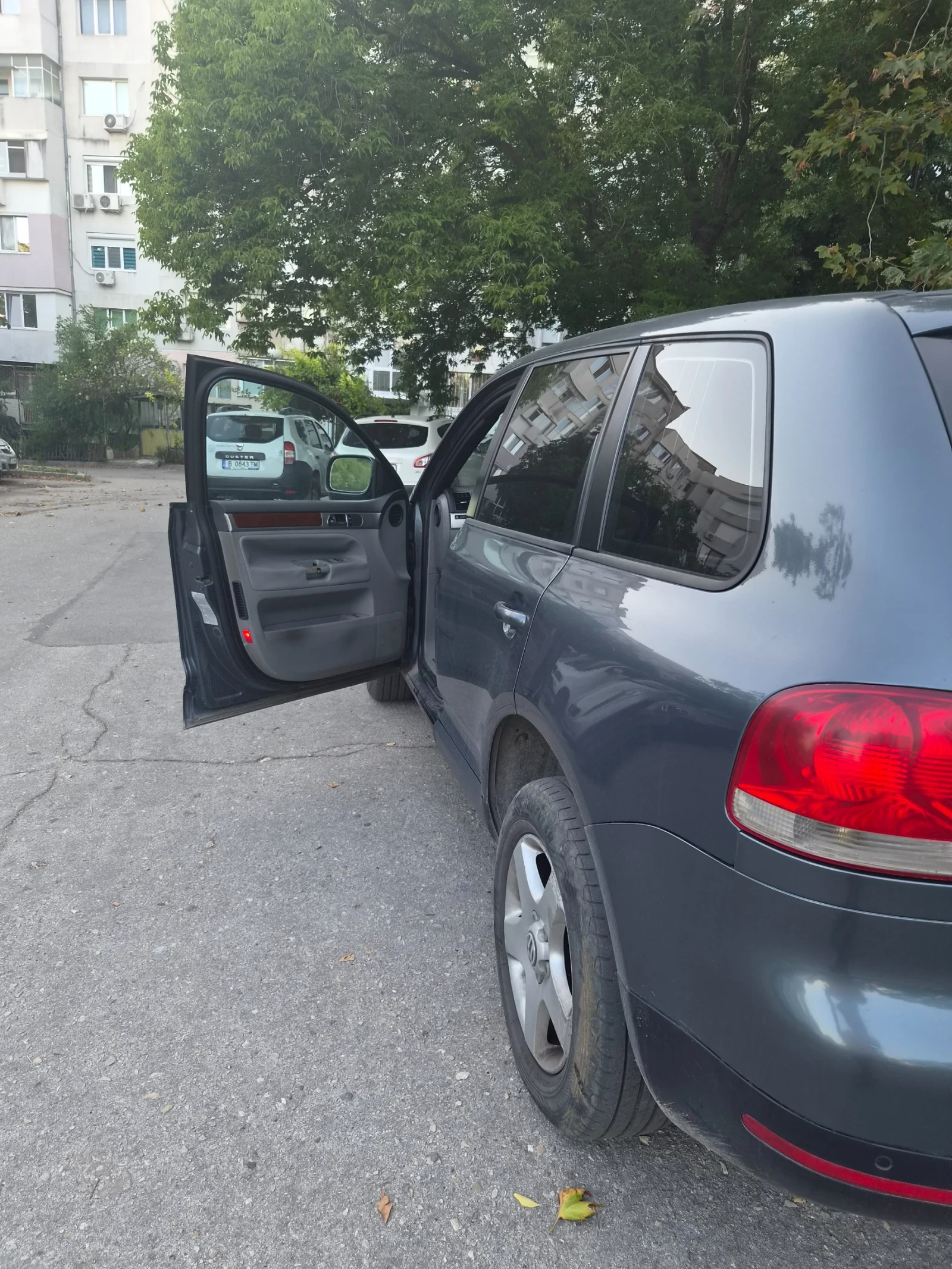VW Touareg, снимка 6 - Автомобили и джипове - 55645711