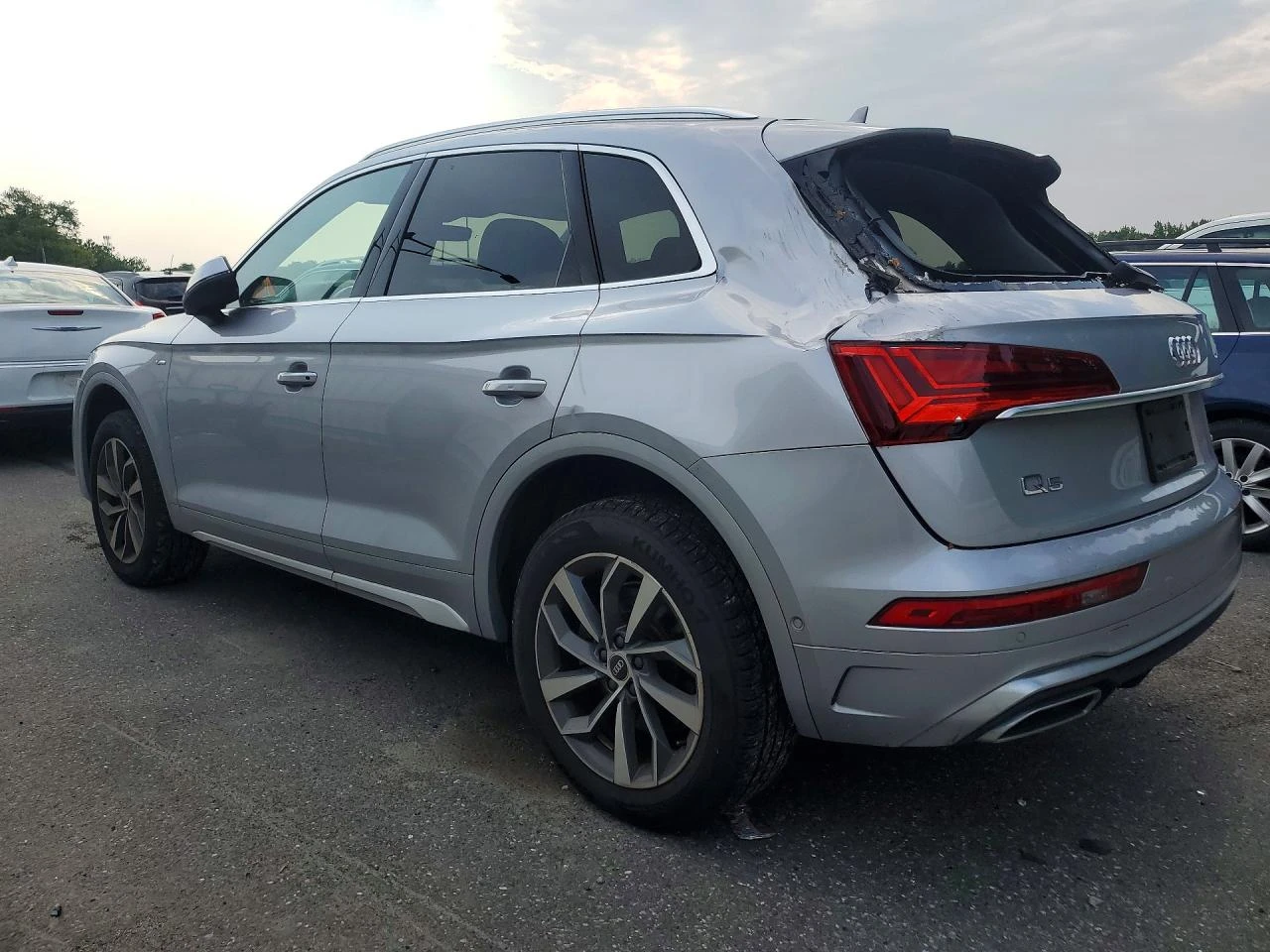 Audi Q5 2.0l Premium 45, снимка 2 - Автомобили и джипове - 55802604