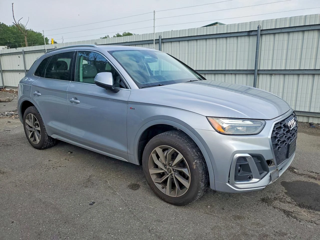 Audi Q5 2.0l Premium 45, снимка 4 - Автомобили и джипове - 55802604