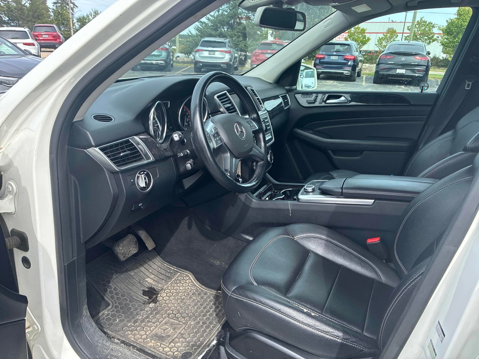 Mercedes-Benz ML 350 4MATIC* Подгрев* Harman/Kardon* Панорама* Камера* , снимка 7 - Автомобили и джипове - 56204456