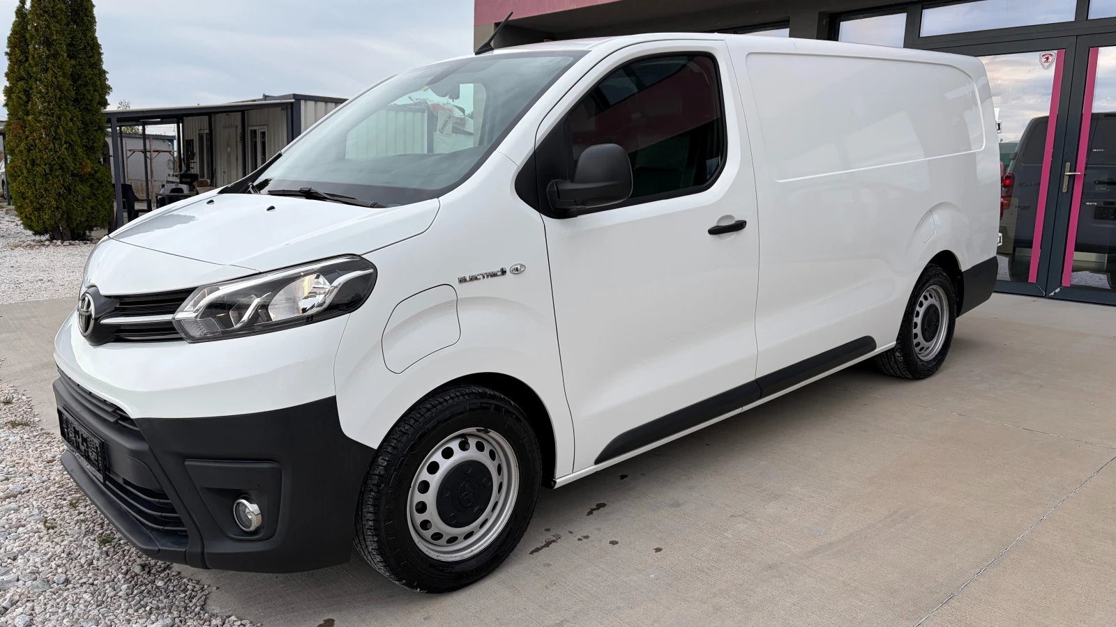 Toyota Proace Max 75kWh, снимка 2 - Бусове и автобуси - 56281780