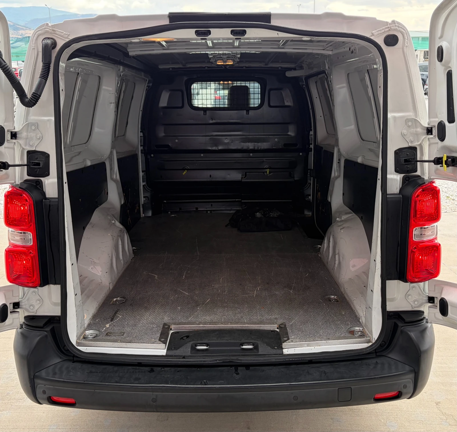 Toyota Proace Max 75kWh, снимка 9 - Бусове и автобуси - 56281780