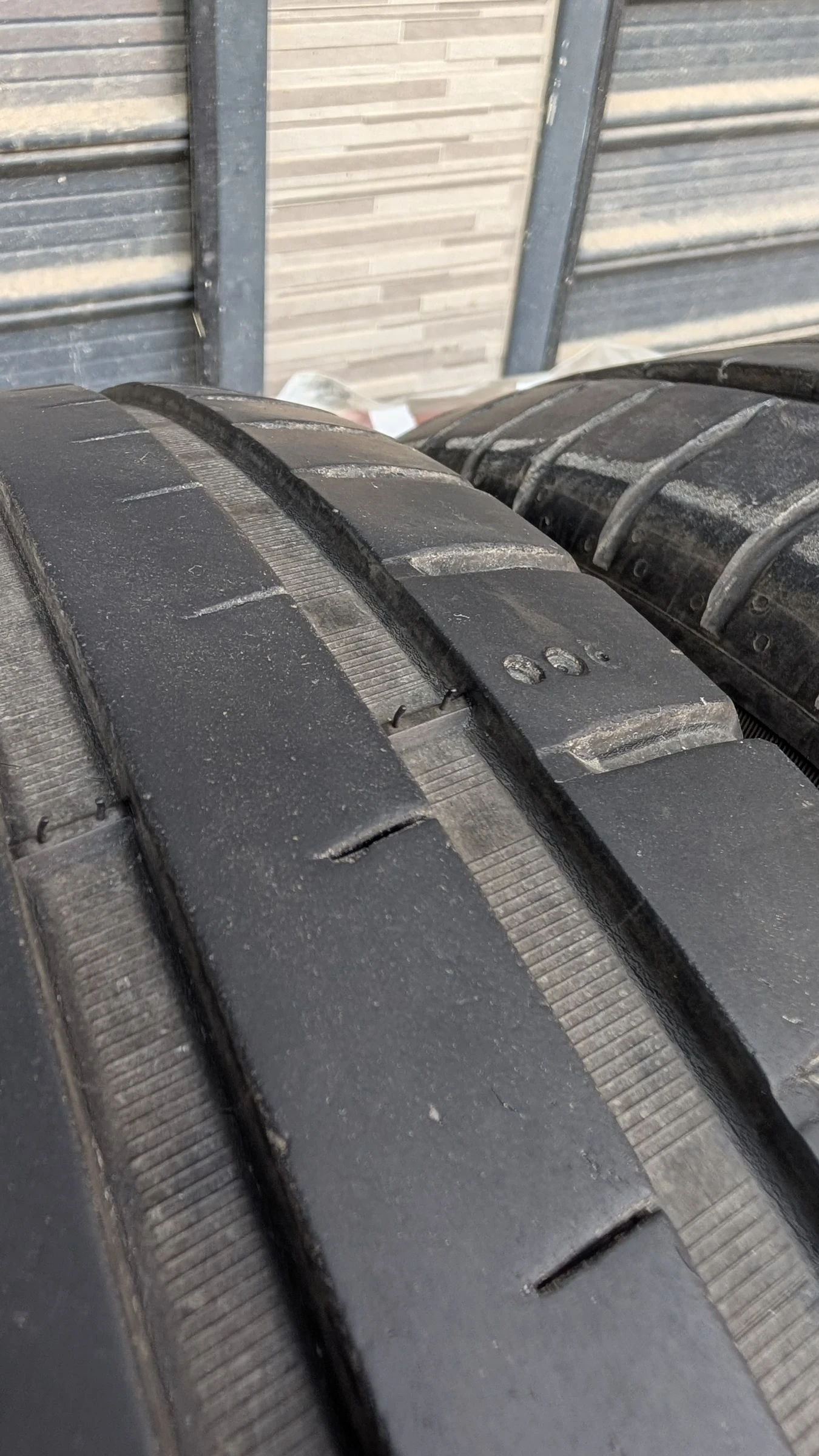 Гуми Летни 235/45R18, снимка 3 - Гуми и джанти - 53770800