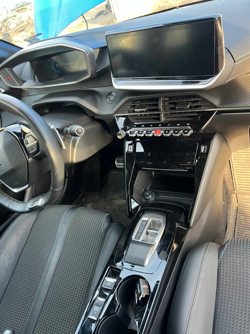 Peugeot 208 1.2 GT, снимка 7 - Автомобили и джипове - 44420097