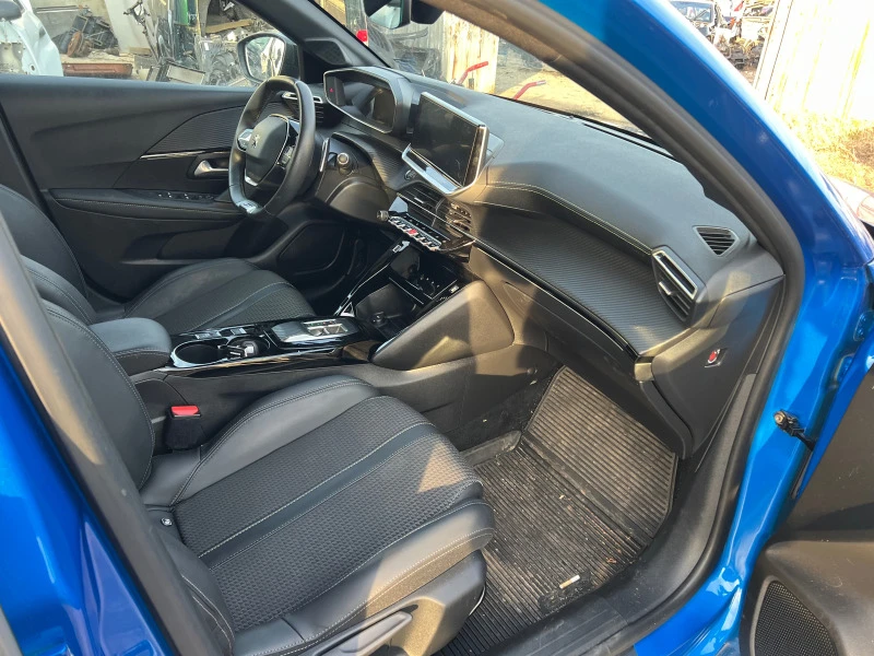 Peugeot 208 1.2 GT, снимка 6 - Автомобили и джипове - 44420097