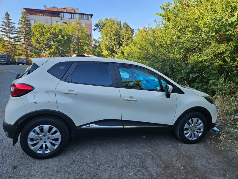 Renault Captur, снимка 3 - Автомобили и джипове - 46811350