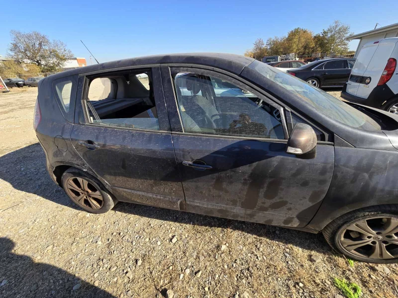 Renault Scenic 1.9dci, снимка 7 - Автомобили и джипове - 47879241