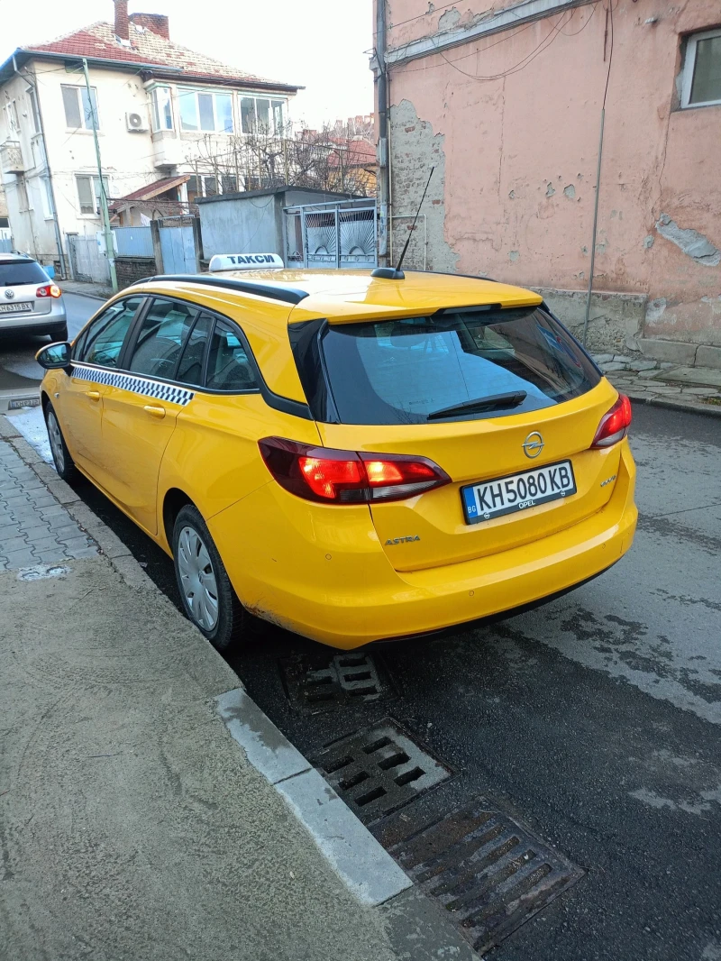 Opel Astra 1.6 cdti, снимка 3 - Автомобили и джипове - 48283623