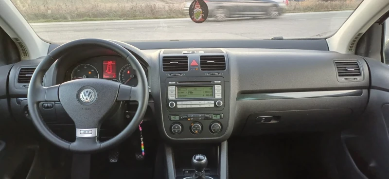 VW Golf 1.9  TDI GT SPORT, снимка 12 - Автомобили и джипове - 52833330