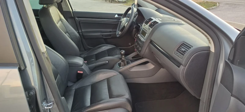 VW Golf 1.9  TDI GT SPORT, снимка 6 - Автомобили и джипове - 52833330