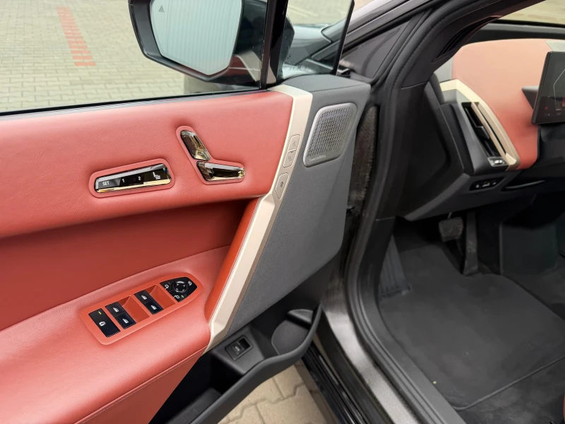 BMW iX xDrive 40 Laser, снимка 13 - Автомобили и джипове - 53305416