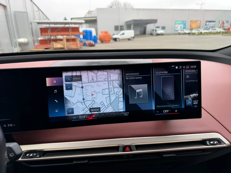 BMW iX xDrive 40 Laser, снимка 14 - Автомобили и джипове - 53305416