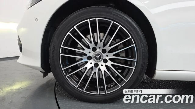 Mercedes-Benz C 200, снимка 5 - Автомобили и джипове - 56077580