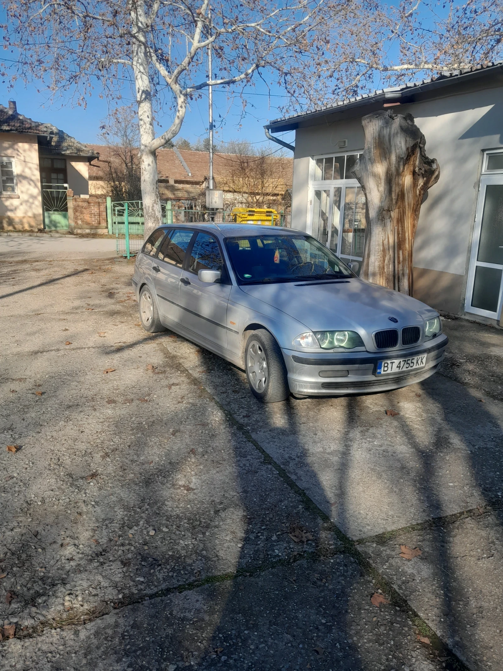 BMW 318 Комби - изображение 6
