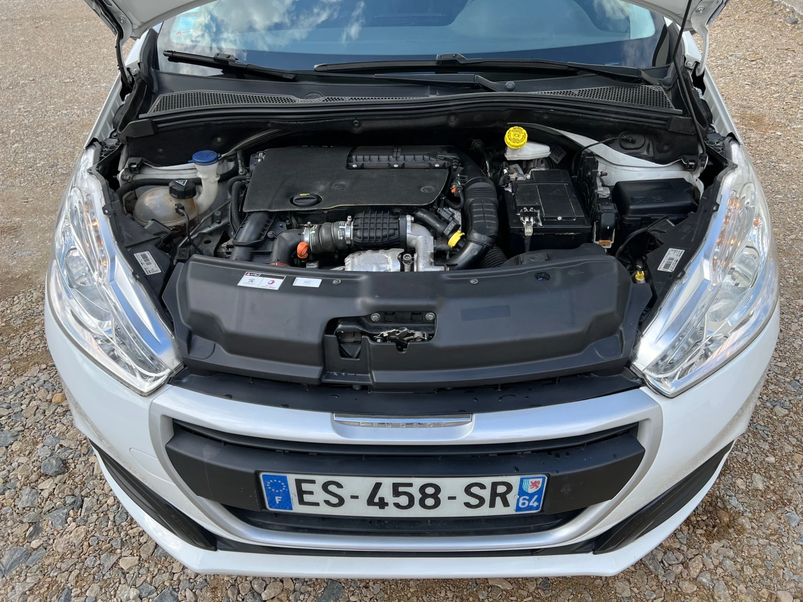 Peugeot 208 1.6 BlueHDI - изображение 6