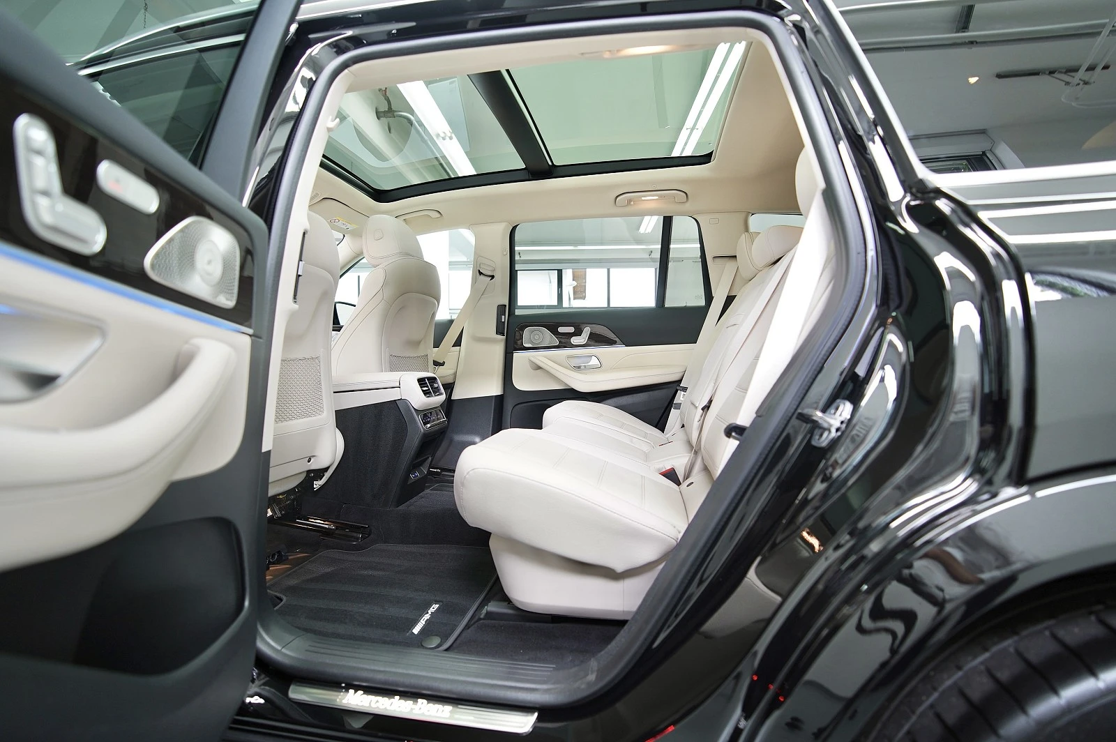 Mercedes-Benz GLS 450 AMG Advanced-PLUS / NEW MODEL/ PANO/5+ 2/ | Mobile.bg   13