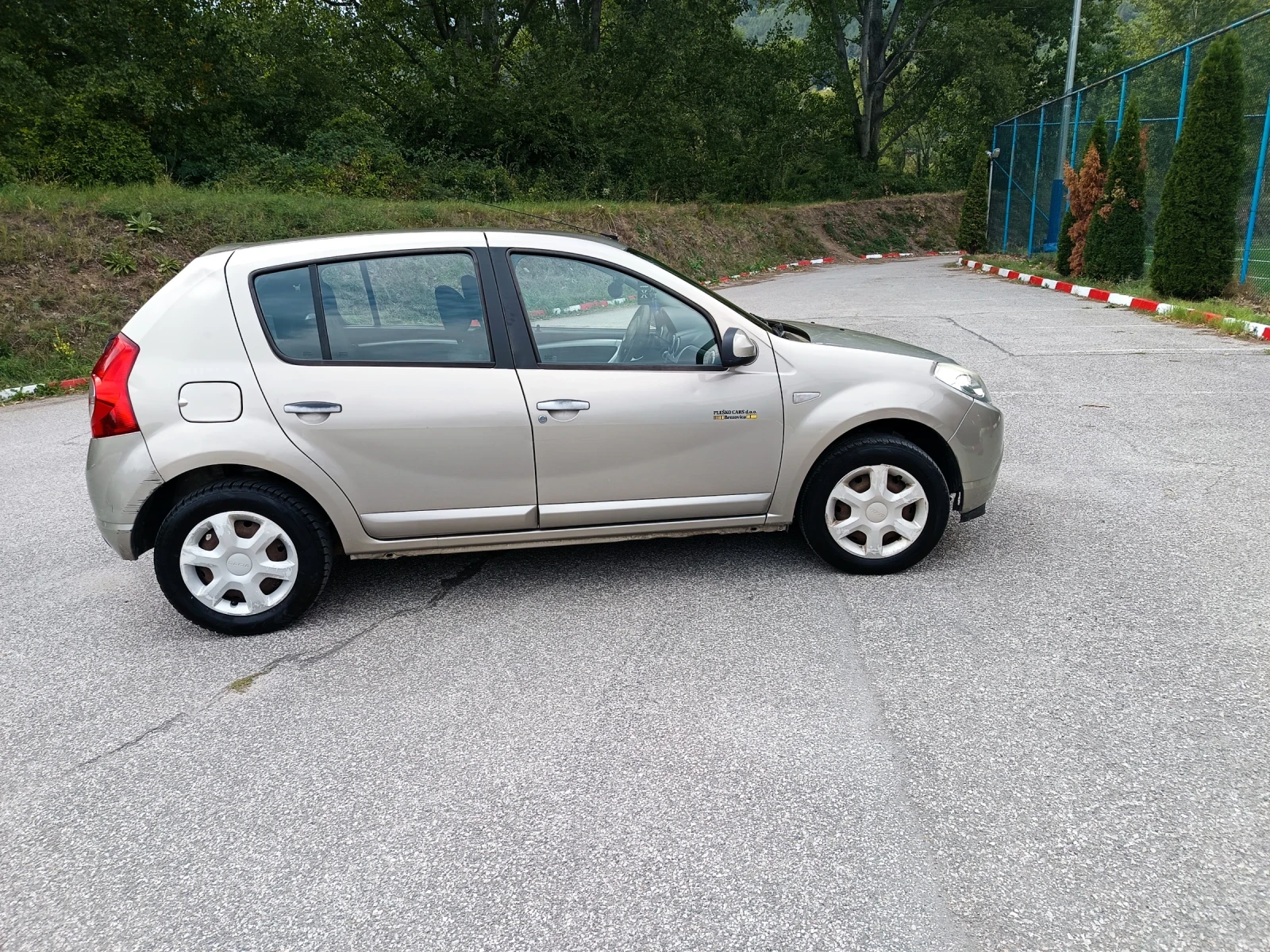 Dacia Sandero 1, 4 16v , с чисто нов газов инжекцион  - изображение 4