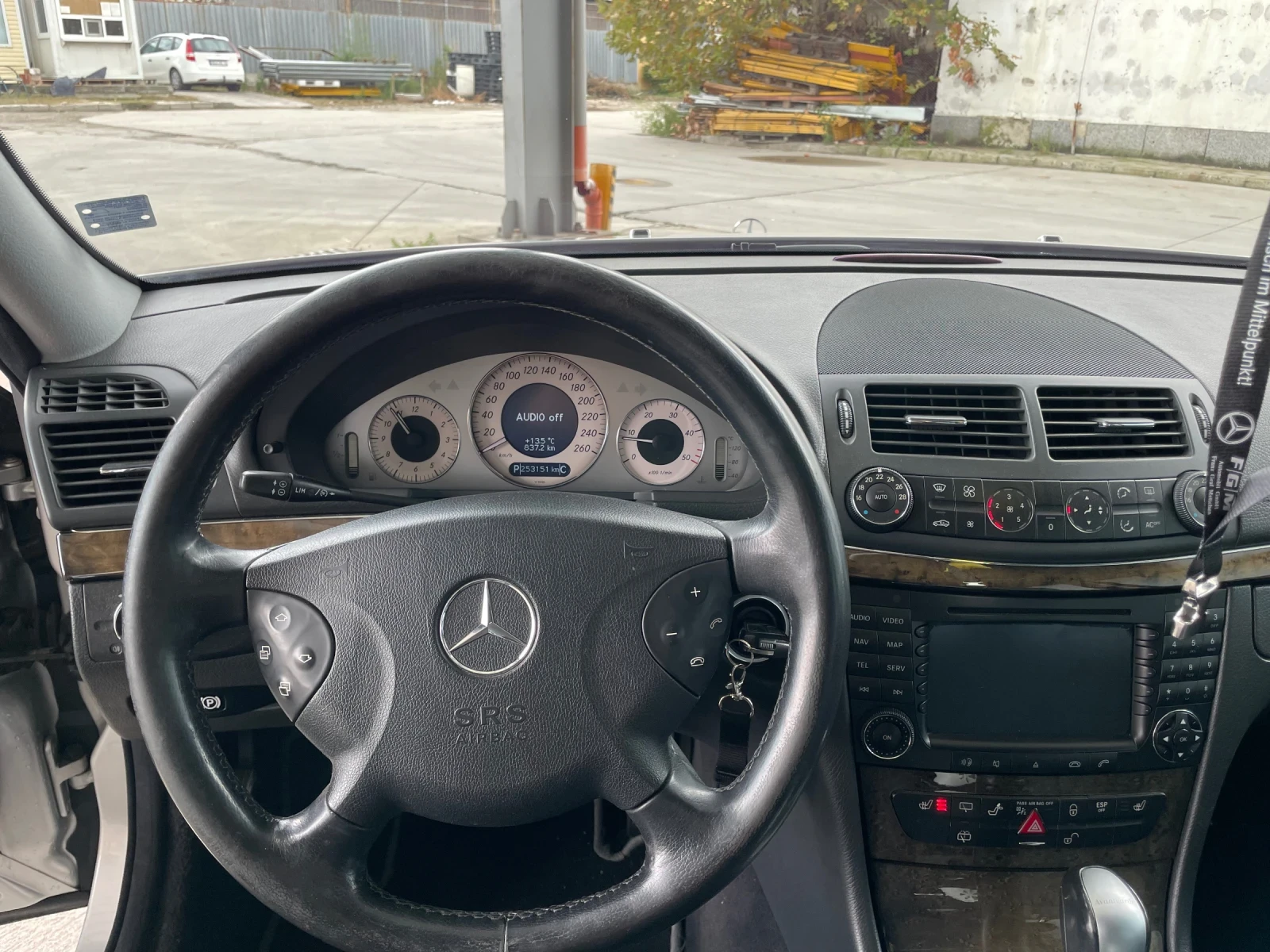 Mercedes-Benz E 320 Avangarde стария двигател - изображение 7
