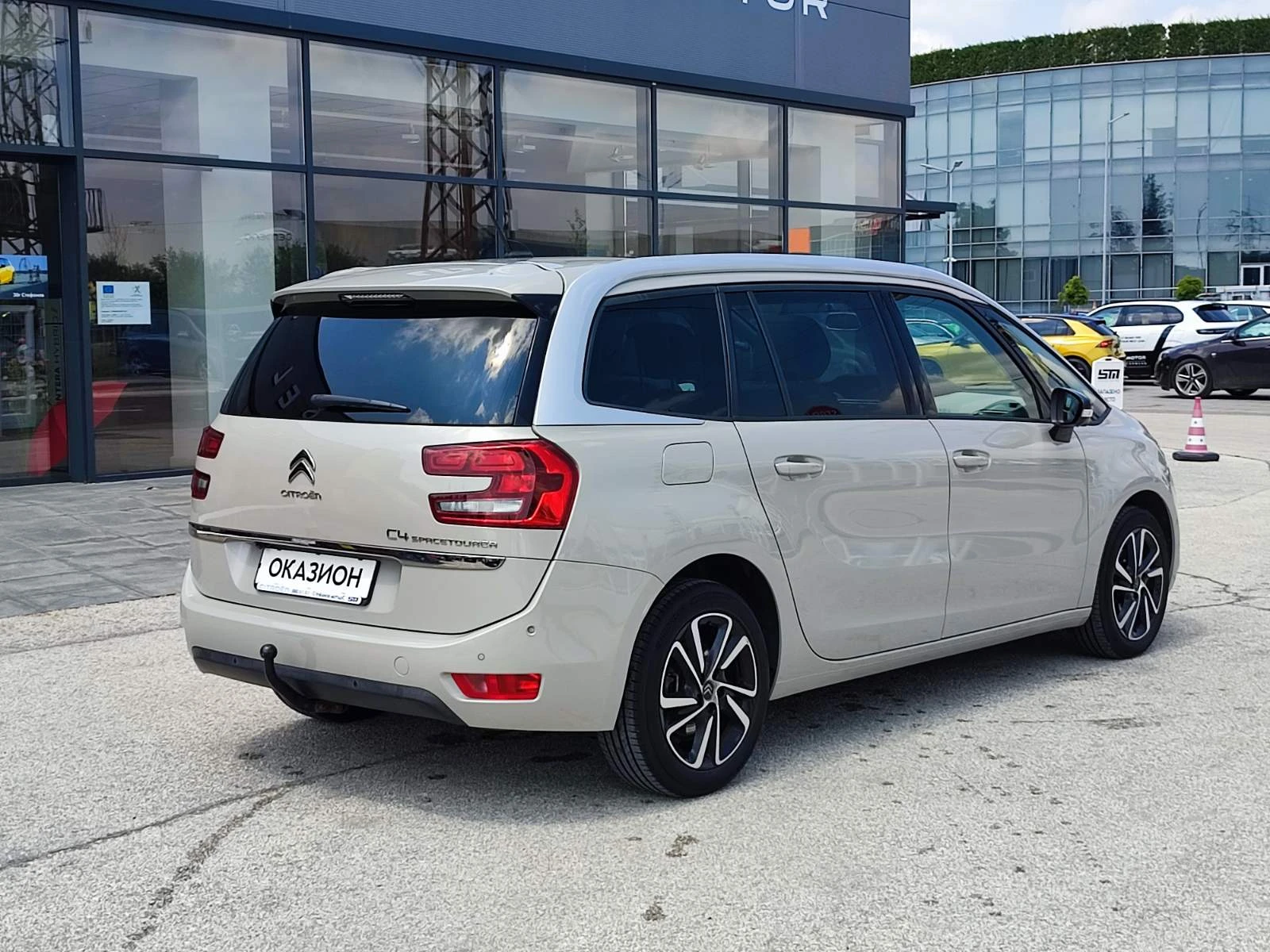 Citroen C4 Grand Spacetourer Shine 1.5 Diesel (130hp) AT8, снимка 6 - Автомобили и джипове - 52400803
