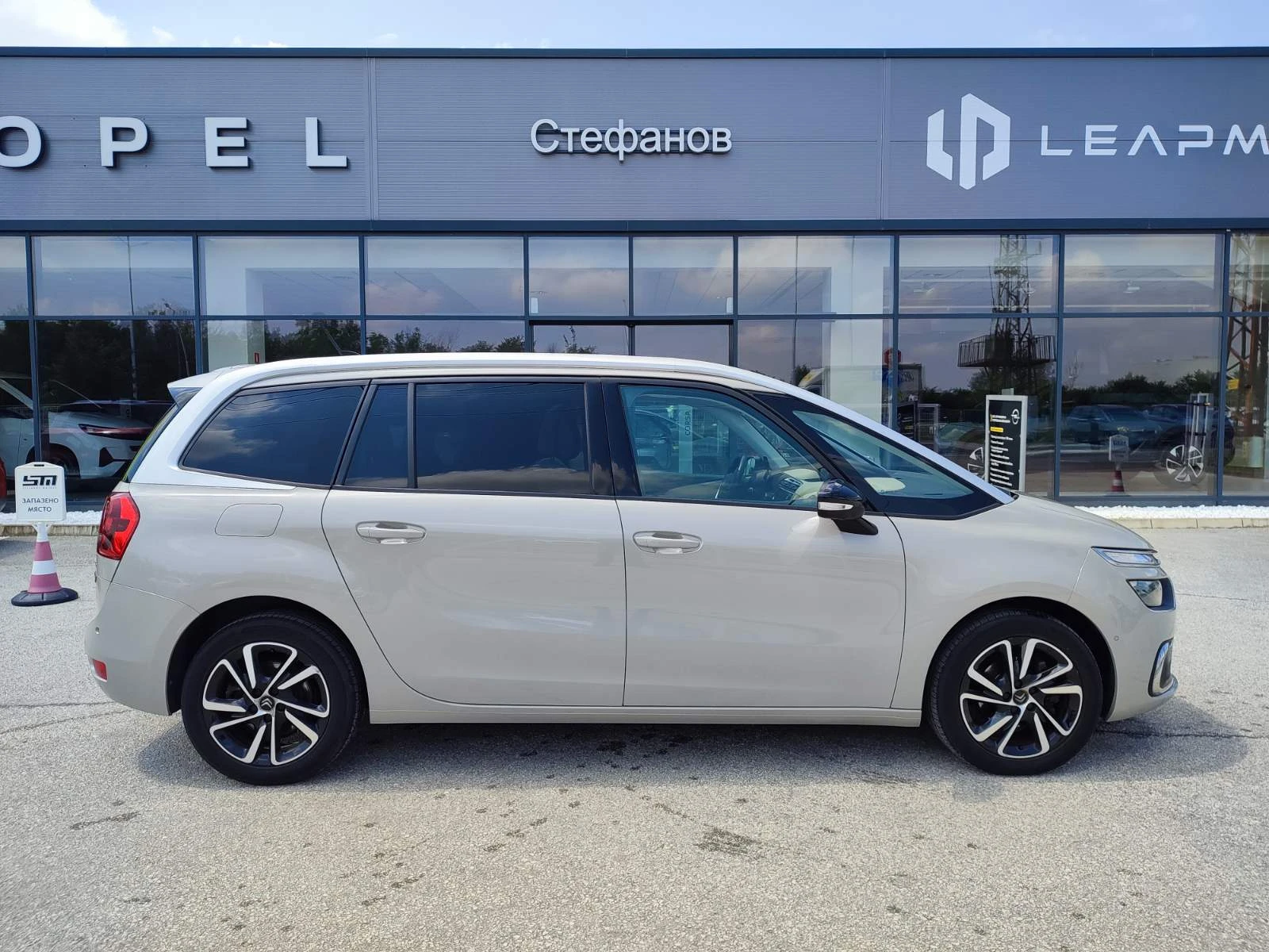 Citroen C4 Grand Spacetourer Shine 1.5 Diesel (130hp) AT8, снимка 5 - Автомобили и джипове - 52400803