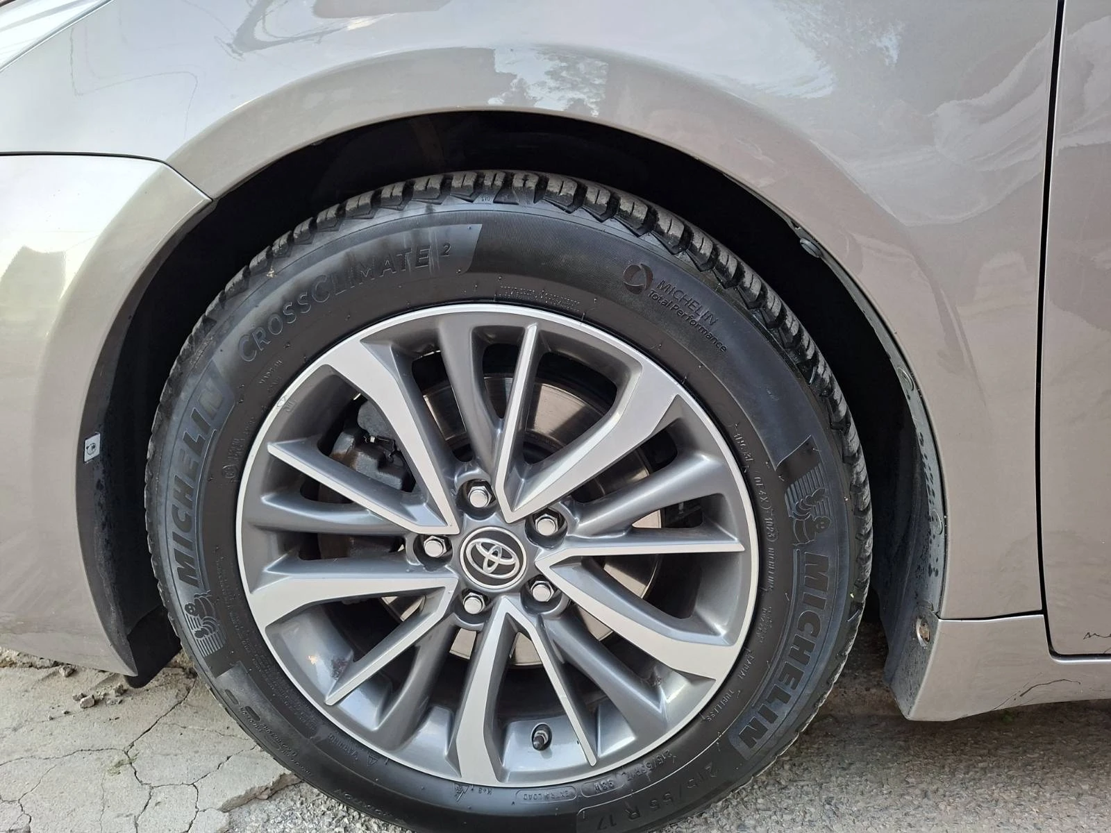 Toyota Avensis, снимка 13 - Автомобили и джипове - 54417054