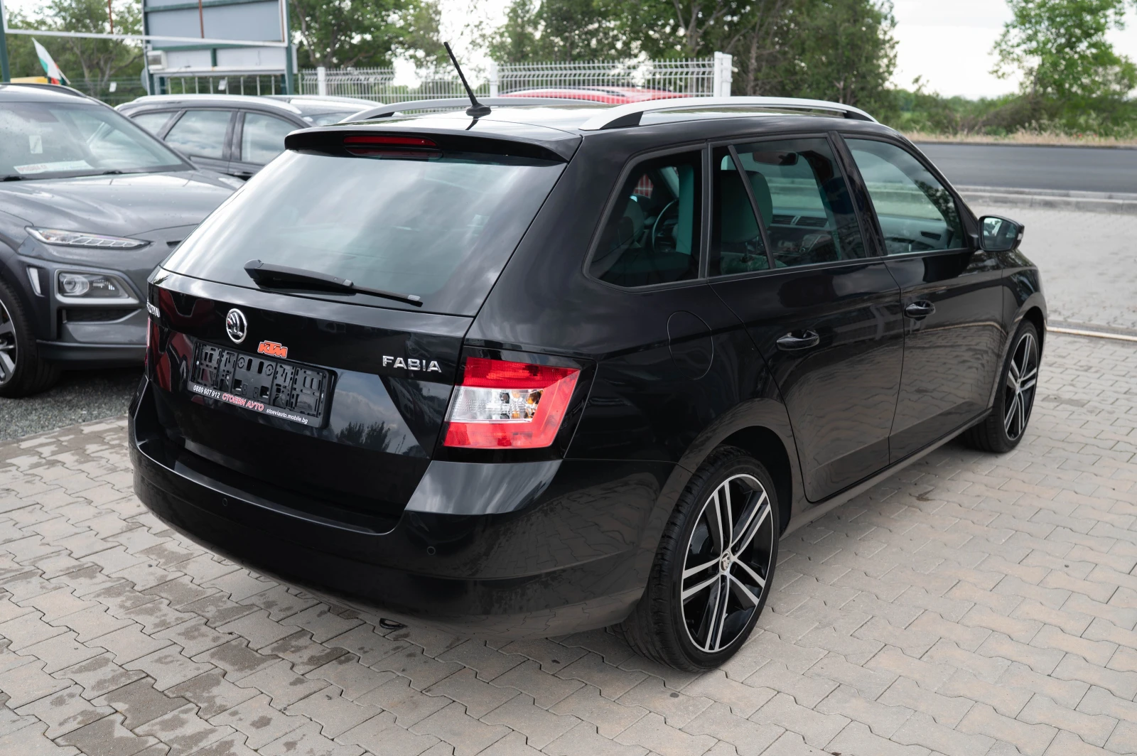 Skoda Fabia 110кс* бензин* ВсичкиЕкстри, снимка 7 - Автомобили и джипове - 54620360