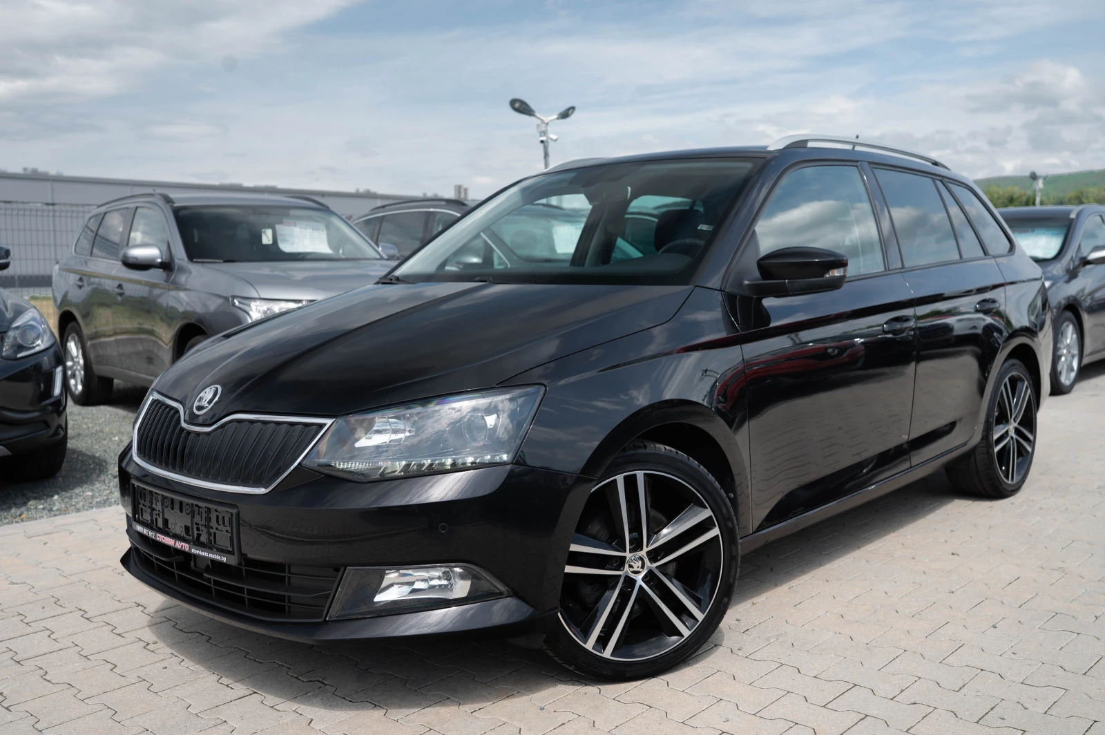 Skoda Fabia 110кс* бензин* ВсичкиЕкстри, снимка 2 - Автомобили и джипове - 54620360