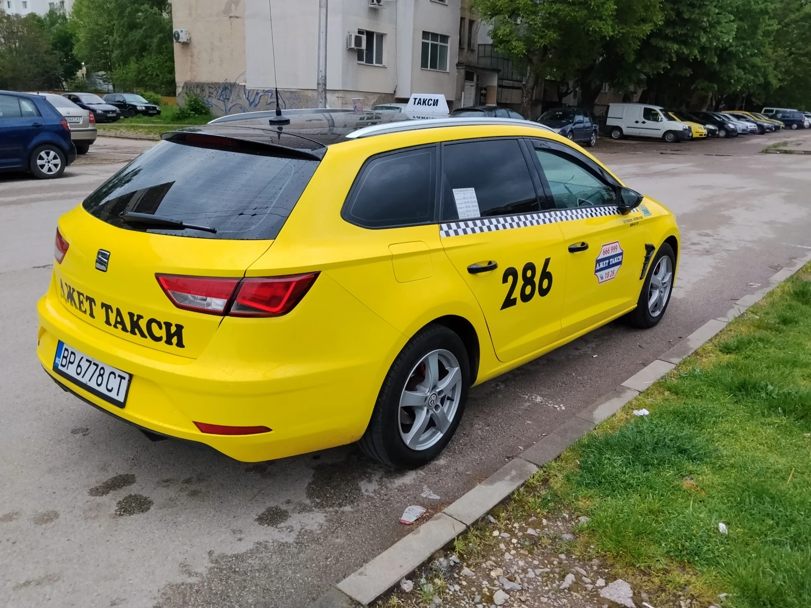 Seat Leon 1.5 2020г, снимка 5 - Автомобили и джипове - 54664299