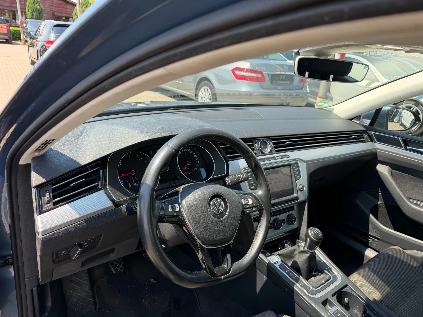 VW Passat 2.0TDI NAVI/KAMERA EURO 6, снимка 11 - Автомобили и джипове - 55059335