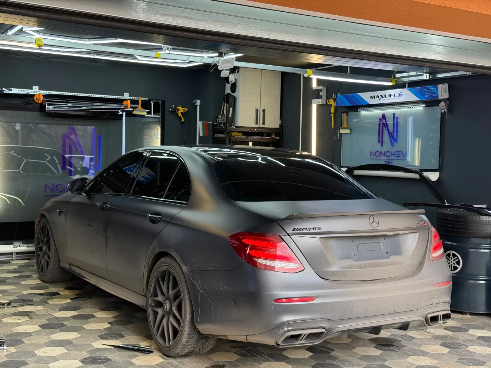 Mercedes-Benz E 63 AMG, снимка 5 - Автомобили и джипове - 55213320