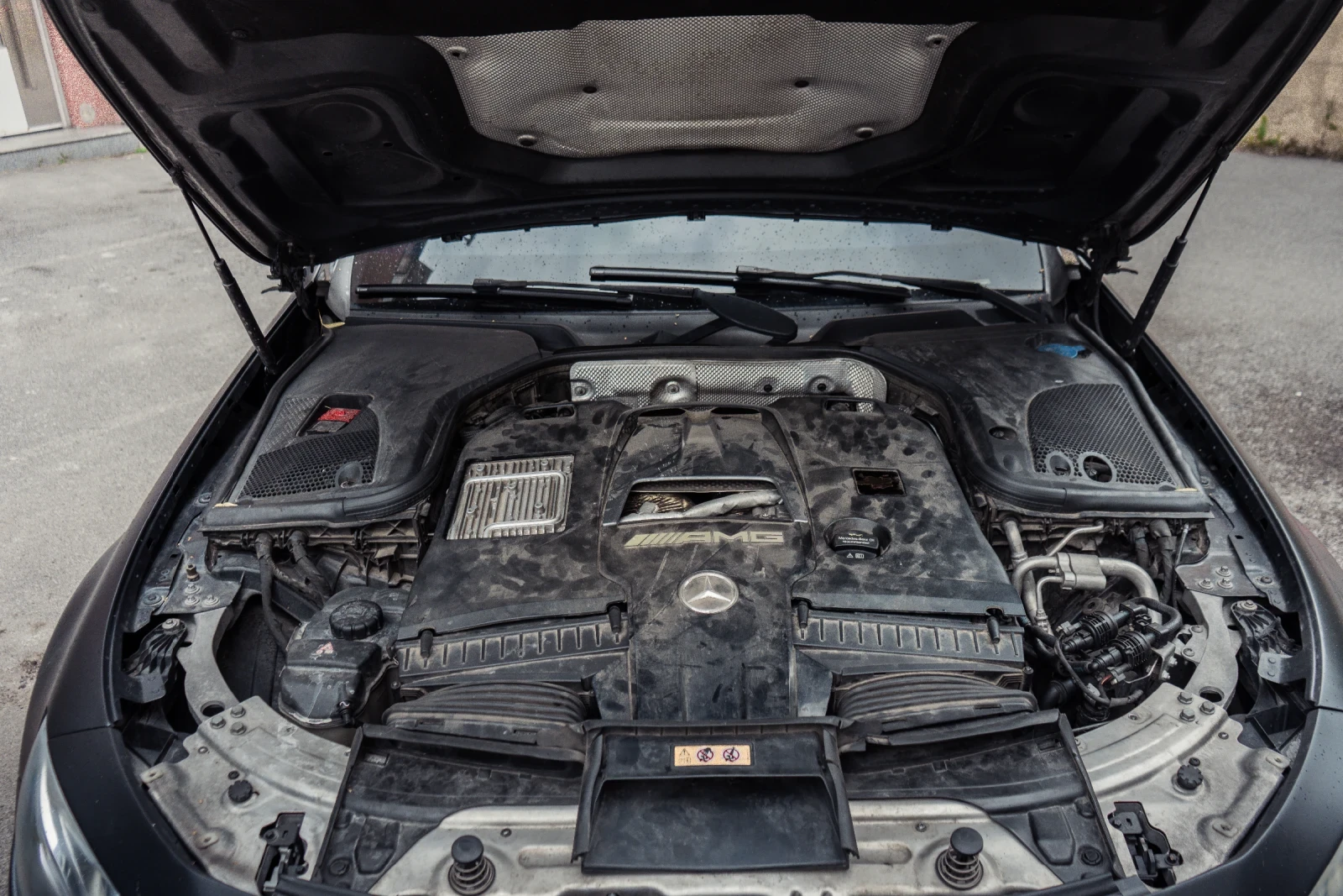 Mercedes-Benz E 63 AMG FULL/PERFORMANCE/ГАРАНЦИЯ/Carbon/Alcantara, снимка 14 - Автомобили и джипове - 55213320