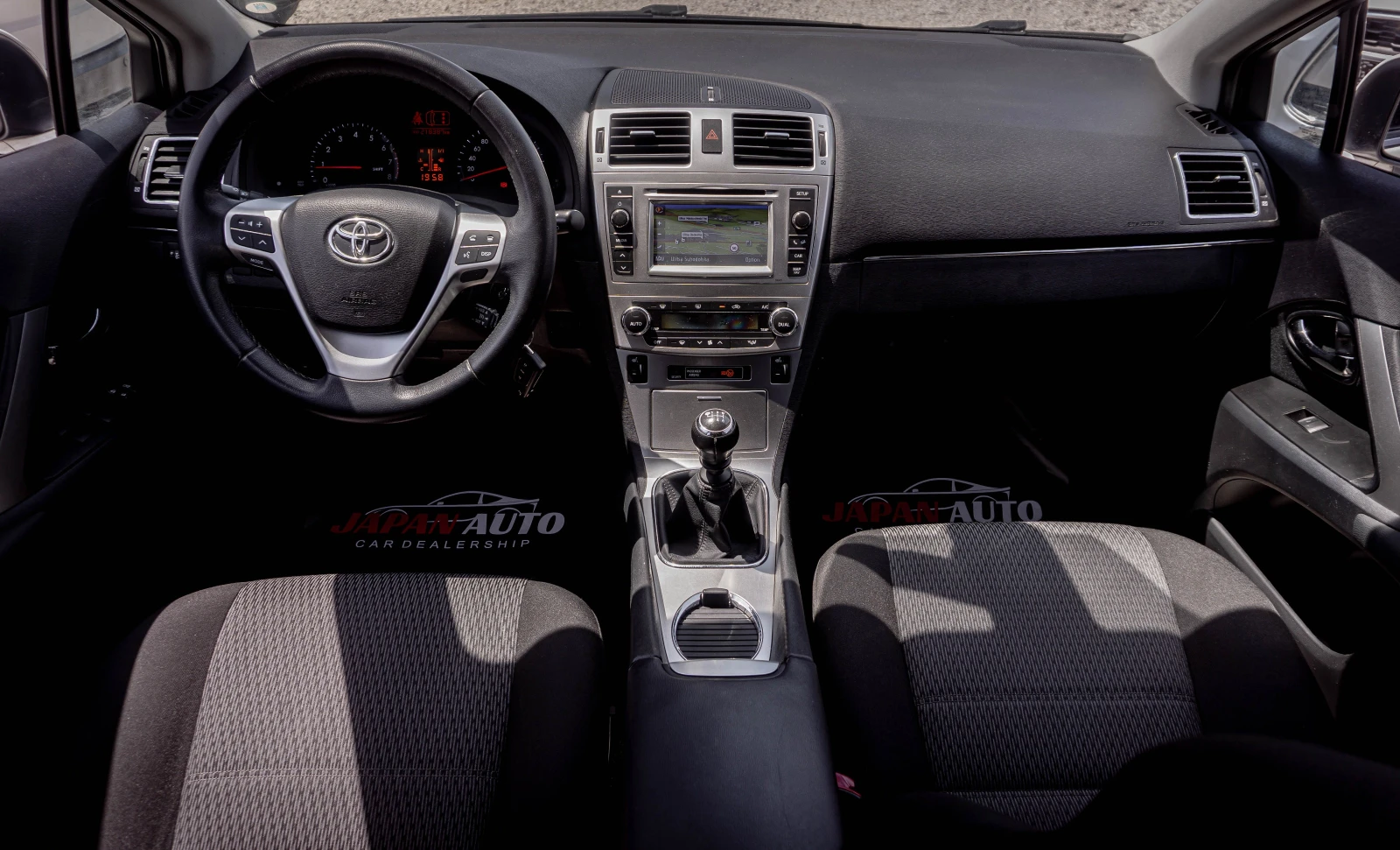 Toyota Avensis 1.8 бензин 147к.с. Face! ТОП! С ГАРАНЦИЯ! , снимка 8 - Автомобили и джипове - 55298491