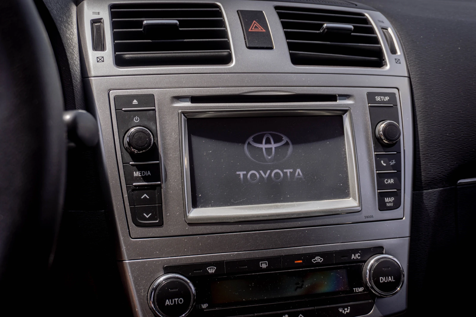 Toyota Avensis 1.8 бензин 147к.с. Face! ТОП! С ГАРАНЦИЯ! , снимка 9 - Автомобили и джипове - 55298491